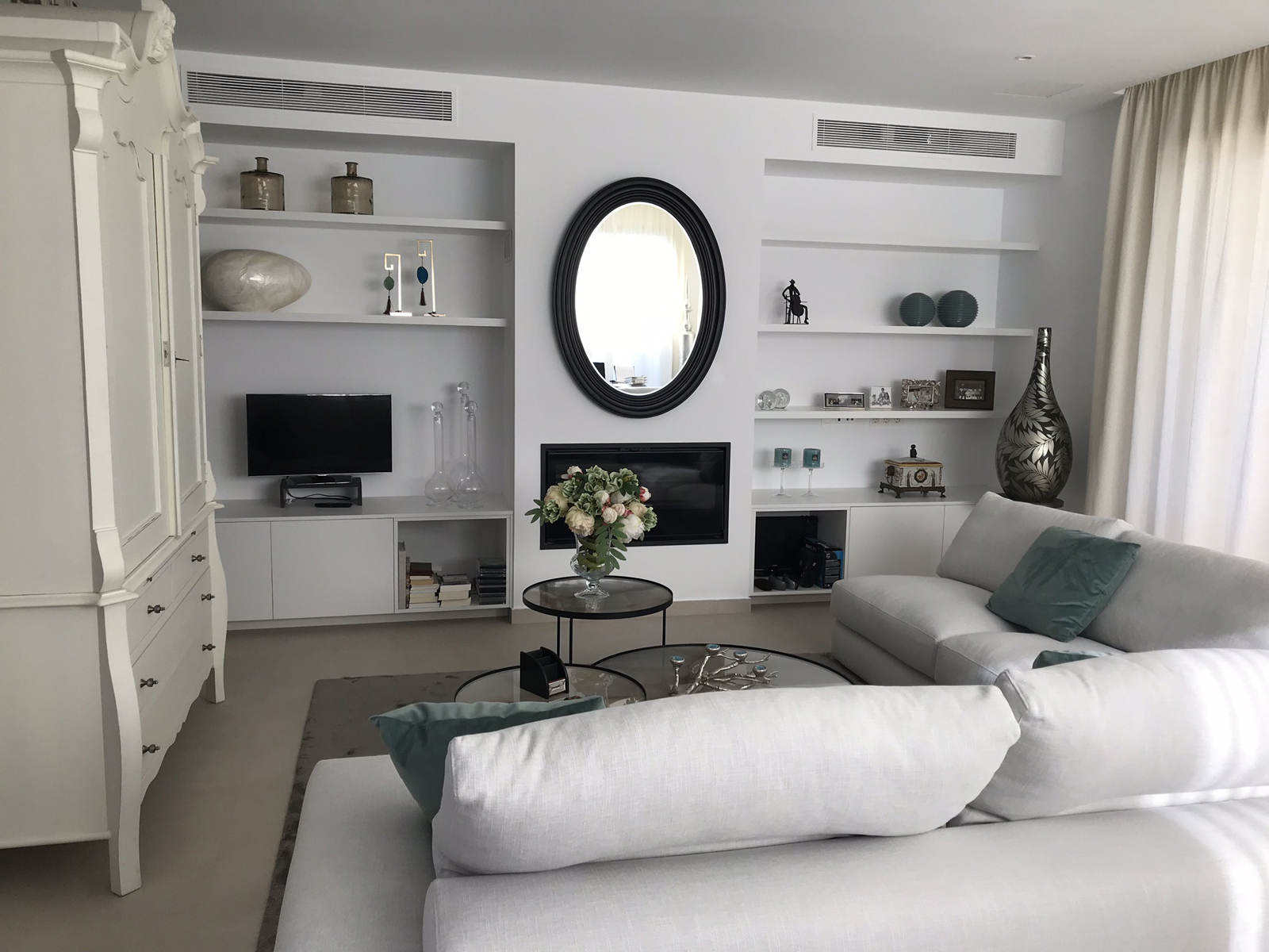 Salón terminado de la vivienda unifamiliar